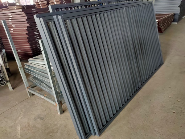 小區(qū)鋁合金百葉窗