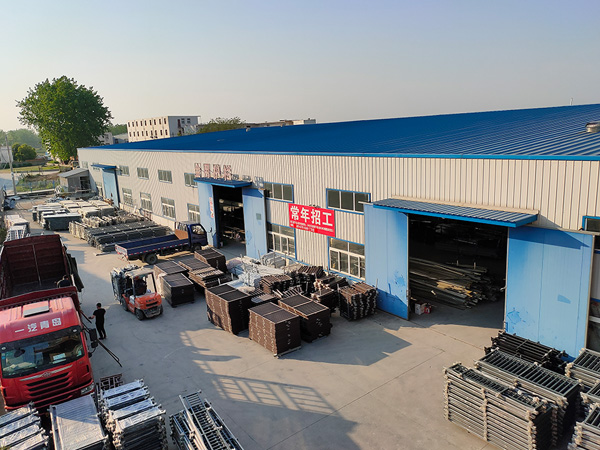 金用護(hù)欄期待著中國的經(jīng)濟(jì)復(fù)蘇，為護(hù)欄行業(yè)加油助力！