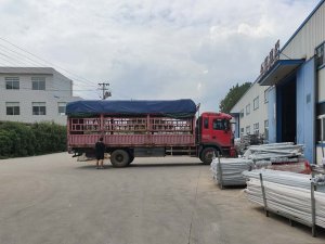 金用護欄2020年8月8日鋅鋼陽臺護欄裝車發貨！