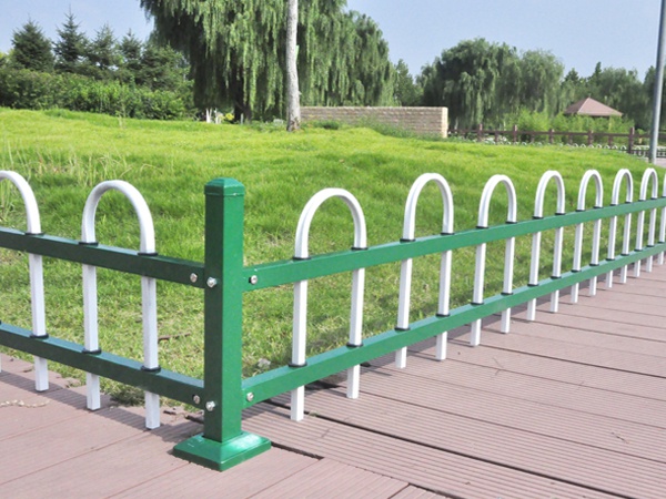 圍欄和圍墻護欄一樣嗎？看過這里你就知道了！