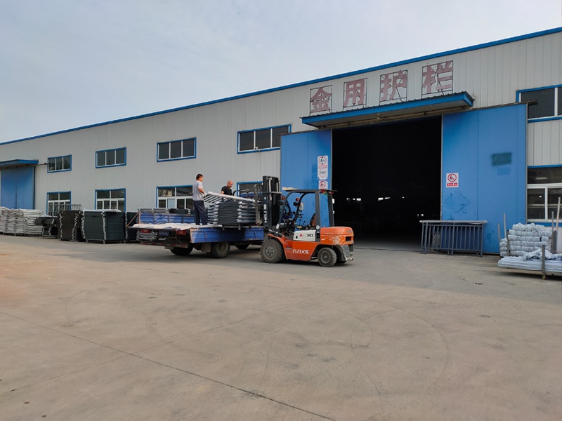 金用護欄2020年9月2日鋁合金陽臺護欄發貨！