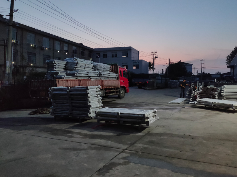 金用護欄2020年9月19日鋅鋼百葉窗發貨! 金用護欄2020年9月19日鋅鋼百葉窗發貨!