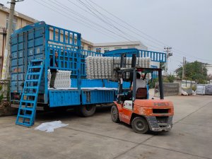 金用護欄2020年9月22日鋅鋼草坪護欄發貨！