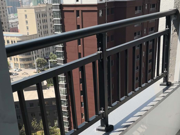 鋅鋼陽臺護(hù)欄種類分類