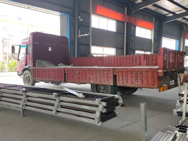 金用護欄2020年9月30日鋅鋼陽臺護欄發貨！