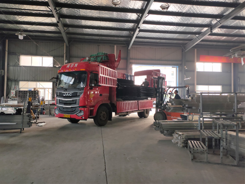 金用護欄2020年10月13日鋅鋼圍墻護欄發(fā)貨! 金用護欄2020年10月13日鋅鋼圍墻護欄發(fā)貨!