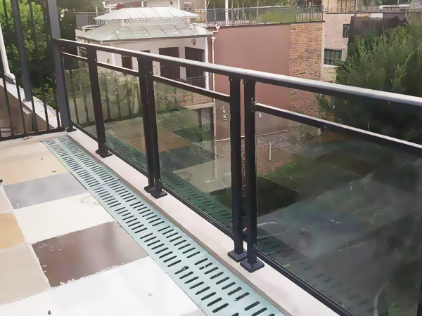 推薦2款陽臺護欄，定制價格不到60元一米！