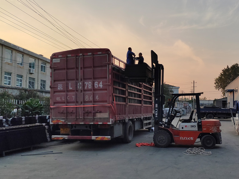 金用護(hù)欄2020年10月20日鋅鋼百葉窗發(fā)貨！