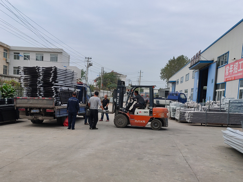 金用護欄2020年10月21日鋅鋼陽臺欄桿發貨！