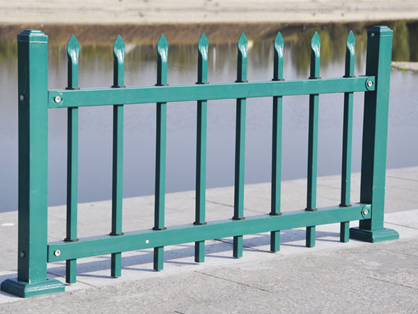鋅鋼護欄為什么不容易生銹？
