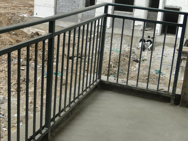 鋅鋼護(hù)欄定制需要注意什么？