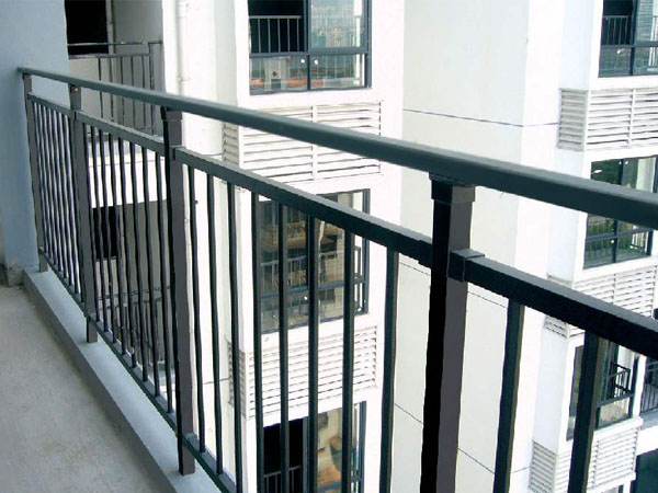 鋅鋼護欄一般能用多久？