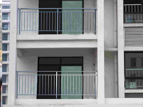 為什么大家選擇鋅鋼護(hù)欄？