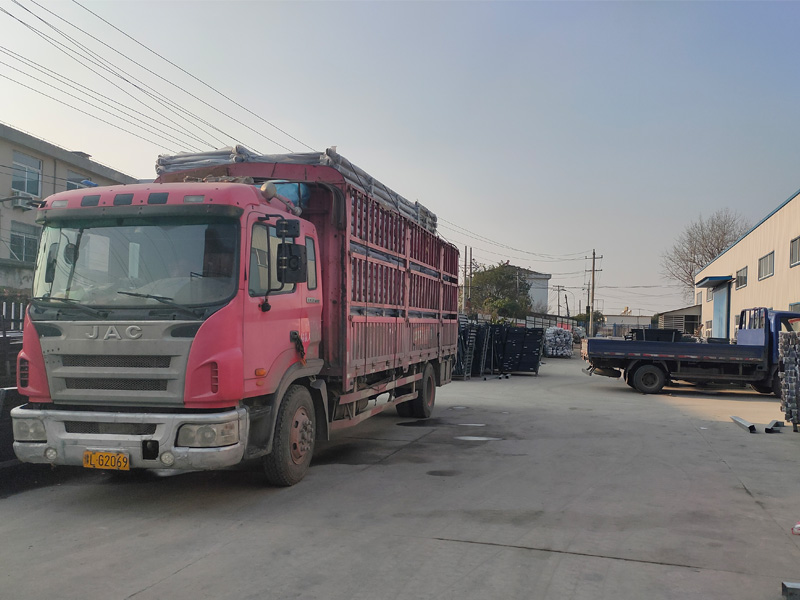 金用護欄2020年11月30日鋅鋼陽臺護欄發貨！