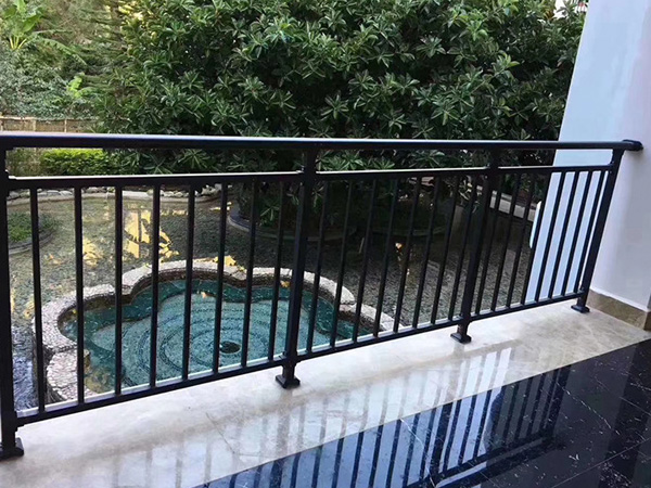 鋅鋼護(hù)欄有哪些特點(diǎn)？