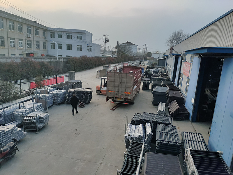 金用護欄2021年3月13日百葉窗發貨！