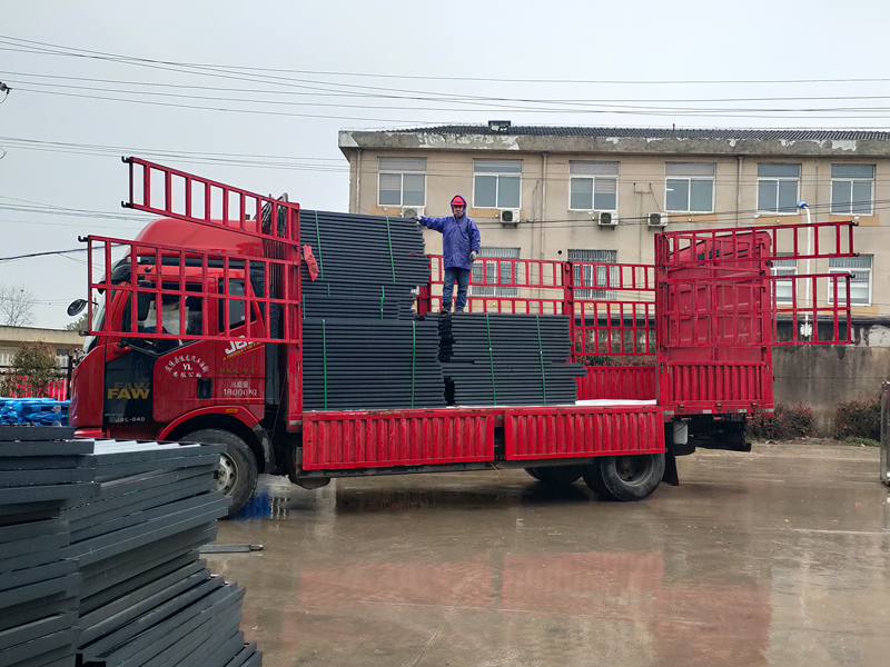 金用護(hù)欄2021年3月15日鋁合金百葉窗發(fā)貨！