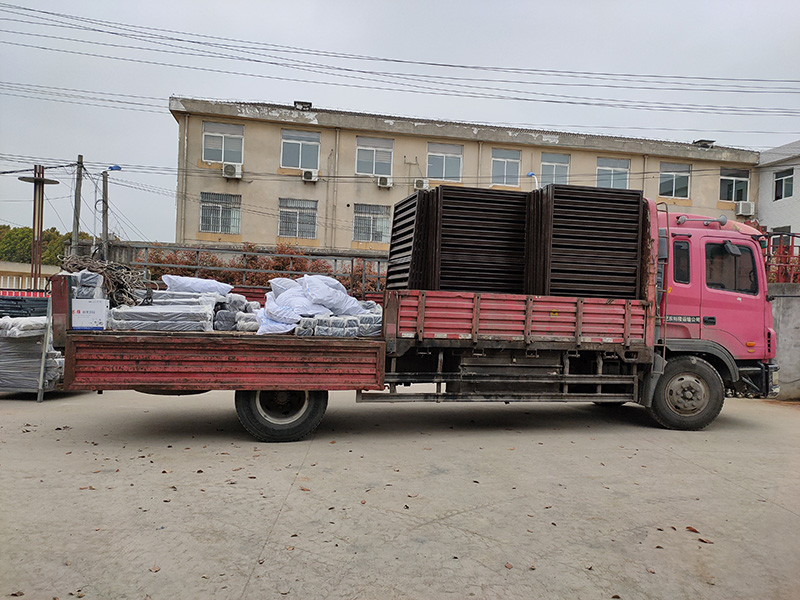 金用護欄2021年3月30日鋅鋼百葉窗發(fā)貨! 金用護欄2021年3月30日鋅鋼百葉窗發(fā)貨!