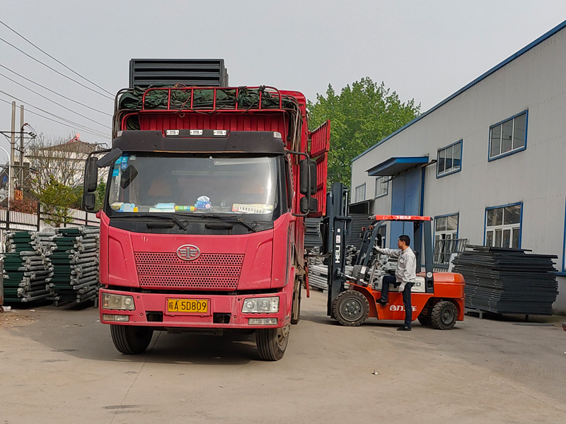 金用護欄2021年4月16日第一車百葉窗發貨！