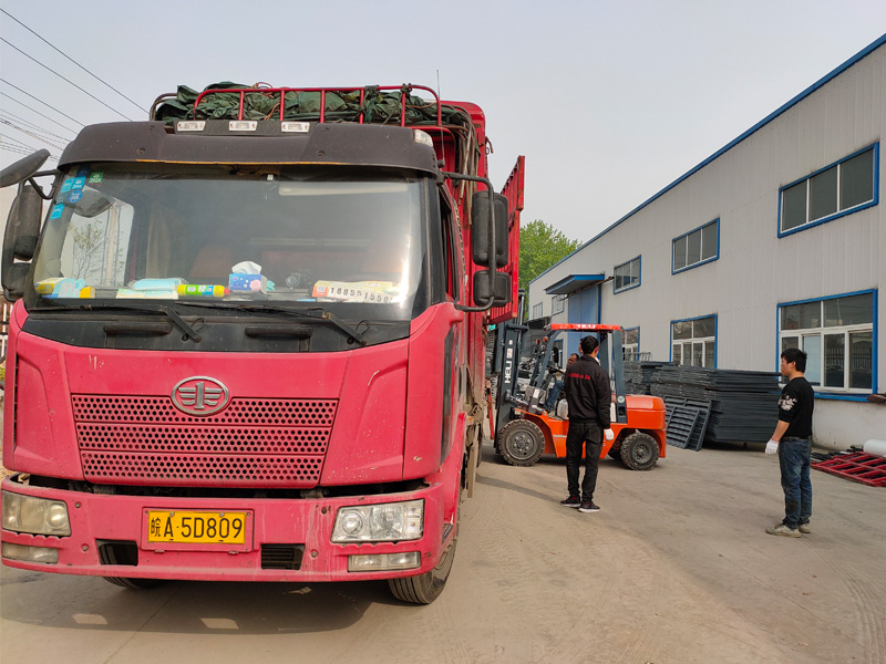 金用護欄2021年4月16日第一車百葉窗發貨！