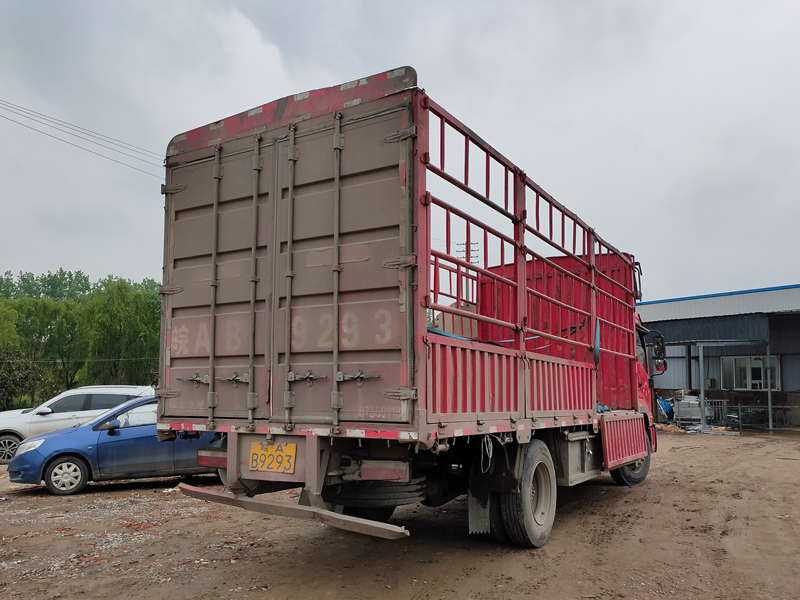 金用護欄2021年4月21日鋅鋼連廊欄桿發(fā)貨! 金用護欄2021年4月21日鋅鋼連廊欄桿發(fā)貨!