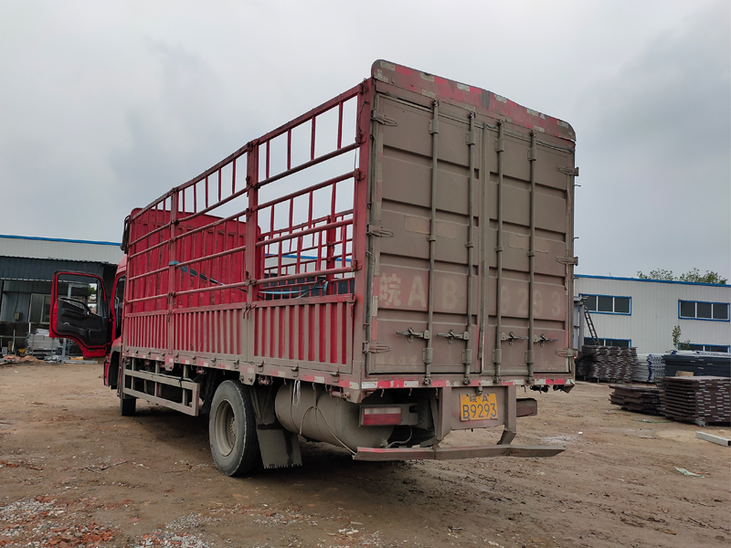 金用護欄2021年4月21日鋅鋼連廊欄桿發(fā)貨! 金用護欄2021年4月21日鋅鋼連廊欄桿發(fā)貨!