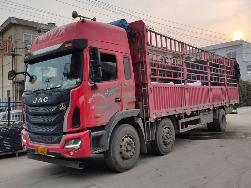 金用護欄2021年4月27日鋅鋼百葉窗發(fā)貨！