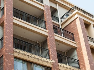 鋅鋼陽臺(tái)護(hù)欄優(yōu)點(diǎn)