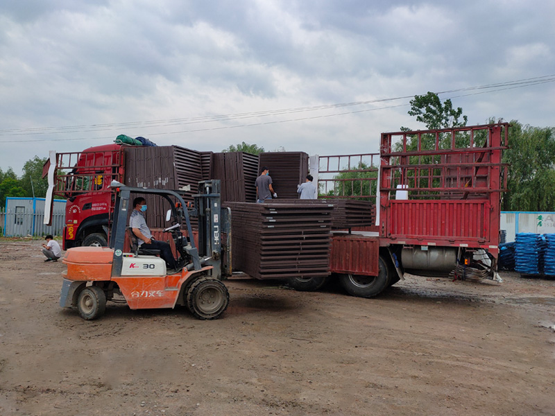 金用護(hù)欄2021年5月15日鋅鋼百葉窗發(fā)貨! 金用護(hù)欄2021年5月15日鋅鋼百葉窗發(fā)貨!