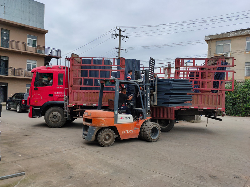 金用護欄2021年7月26日鋅鋼百葉窗發貨！