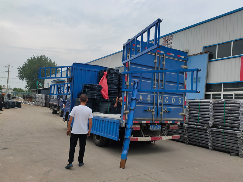 金用護(hù)欄2021年8月10日鋅鋼空調(diào)欄桿發(fā)貨！