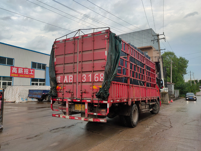 金用護(hù)欄2021年8月20日鋅鋼百葉窗發(fā)貨! 金用護(hù)欄2021年8月20日鋅鋼百葉窗發(fā)貨!