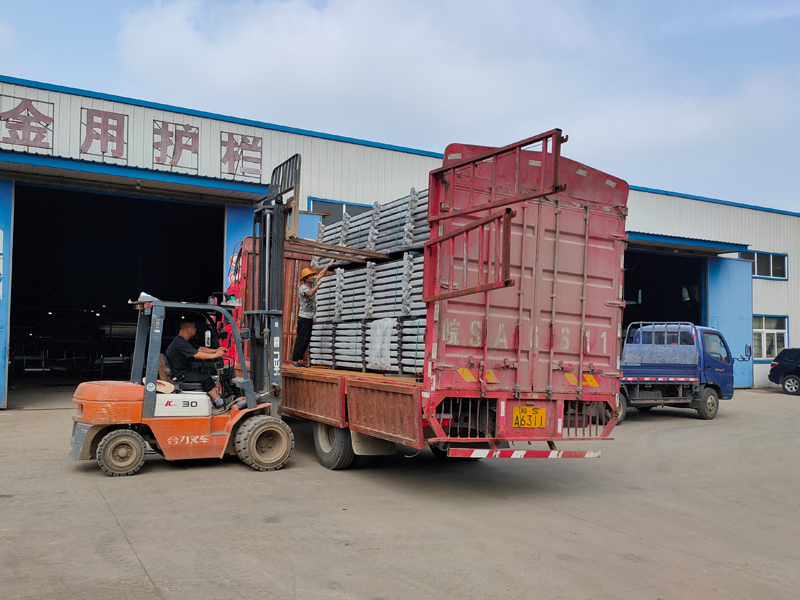 金用護欄2021年9月2日鋅鋼陽臺護欄發(fā)貨！