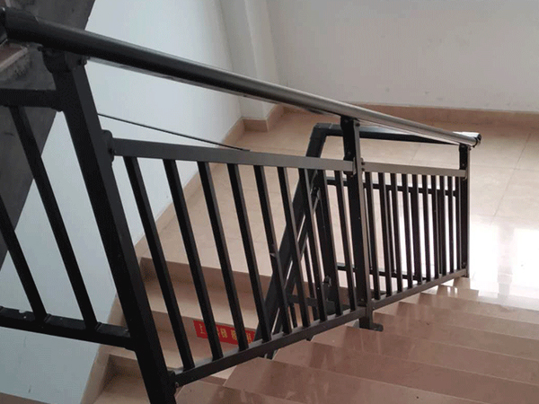 樓梯護欄使用年限