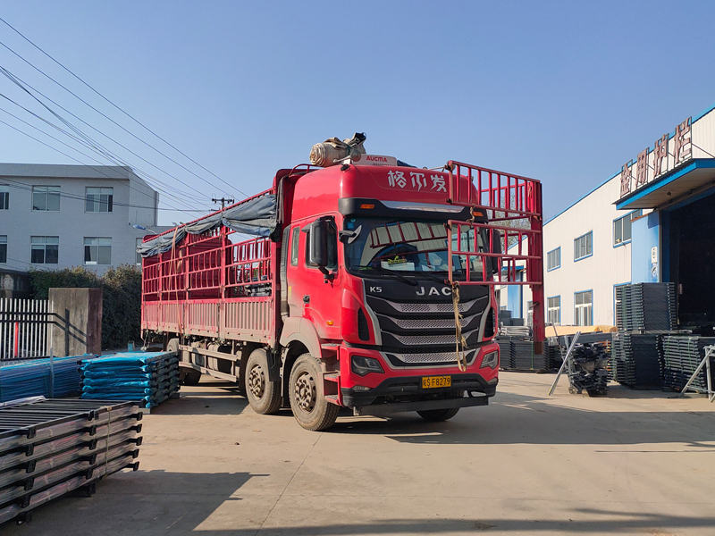 金用護(hù)欄2021年12月10日鋅鋼陽(yáng)臺(tái)護(hù)欄裝車(chē)發(fā)貨! 金用護(hù)欄2021年12月10日鋅鋼陽(yáng)臺(tái)護(hù)欄裝車(chē)發(fā)貨!