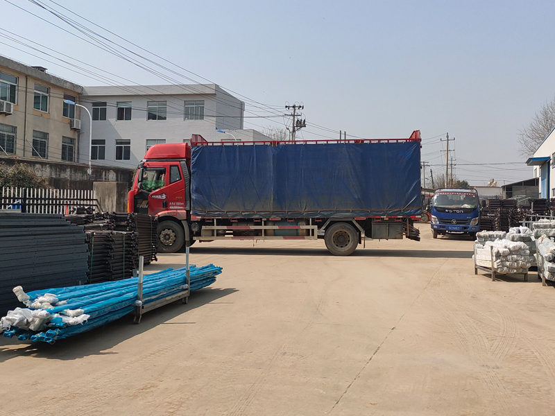 金用護欄2022年3月3日鋅鋼百葉窗裝車發貨！