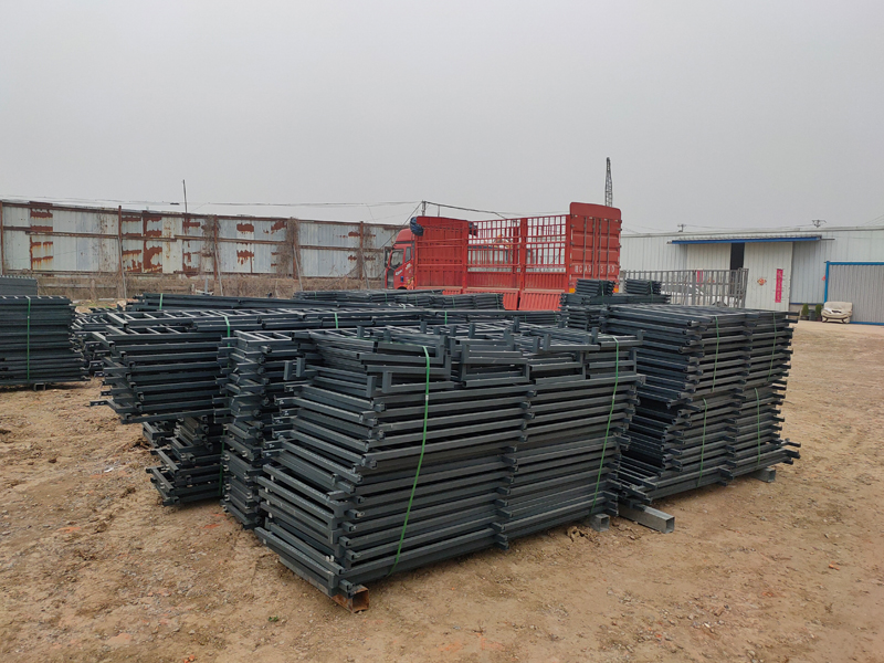 金用護欄2022年3月15日鋅鋼護窗欄桿裝車發貨！