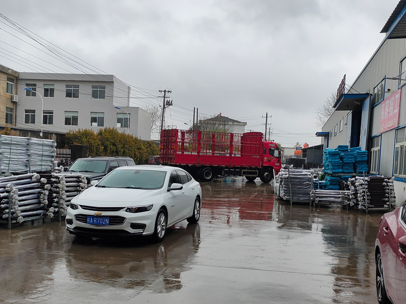 金用護(hù)欄2022年3月18日鋅鋼玻璃欄桿裝車發(fā)貨! 金用護(hù)欄2022年3月18日鋅鋼玻璃欄桿裝車發(fā)貨!