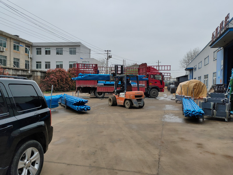 金用護欄2022年4月2日鋅鋼組裝欄桿裝車發貨！