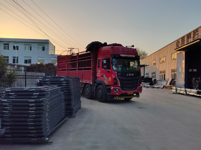 金用護(hù)欄2022年4月9日鋅鋼圍墻護(hù)欄裝車發(fā)貨! 金用護(hù)欄2022年4月9日鋅鋼圍墻護(hù)欄裝車發(fā)貨!