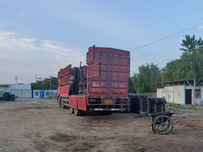 金用護欄2022年5月10日鋅鋼空調欄桿裝車發貨！