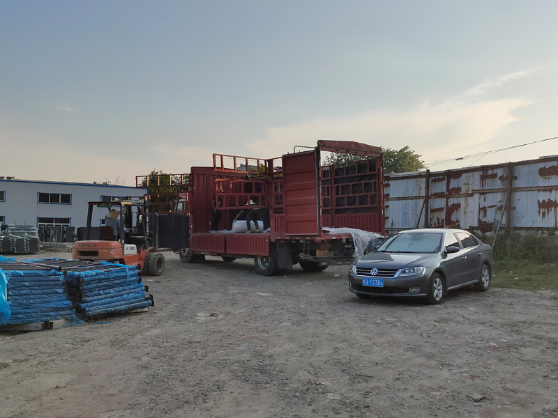 金用護欄2022年6月29日鋅鋼護窗欄桿裝車發貨！