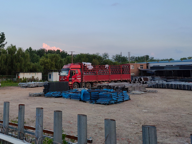 金用護欄2022年7月2日鋅鋼飄窗護欄裝車發貨！