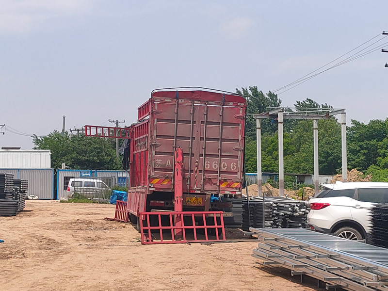 2023年5月25日鋅鋼飄窗護欄裝車發貨！