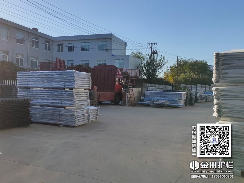 2023年11月14日鋅鋼陽(yáng)臺(tái)護(hù)欄裝車發(fā)貨！