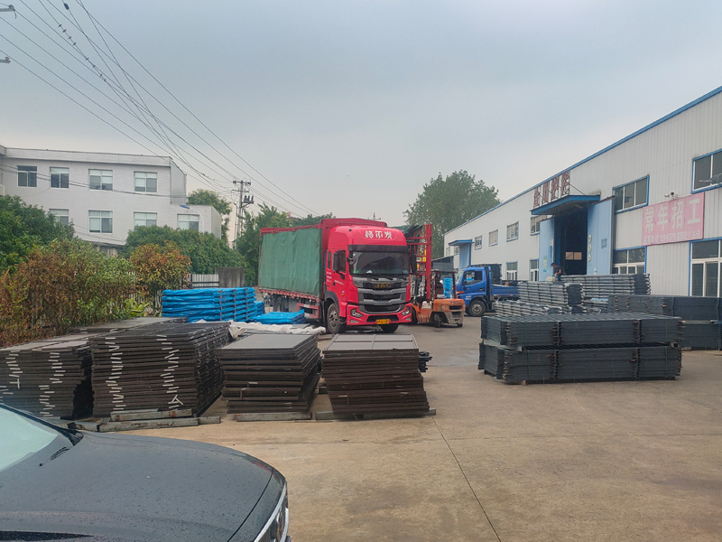 2024年8月19日鋅鋼圍墻護(hù)欄裝車發(fā)貨！