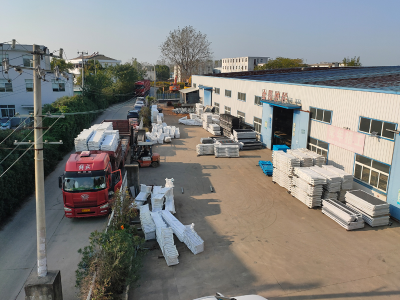 2024年11月4日鋅鋼飄窗欄桿裝車發(fā)貨! 2024年11月4日鋅鋼飄窗欄桿裝車發(fā)貨!