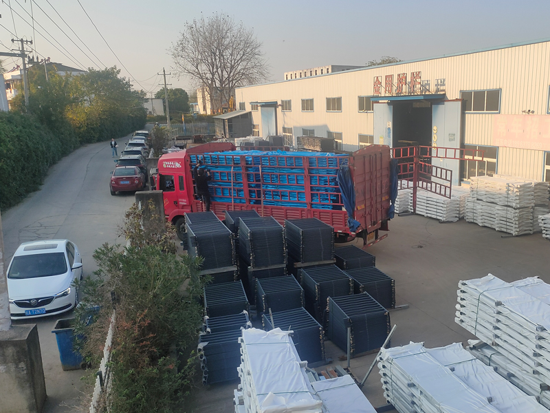 2024年11月13日鋅鋼樓梯欄桿扶手裝車(chē)發(fā)貨! 2024年11月13日鋅鋼樓梯欄桿扶手裝車(chē)發(fā)貨!