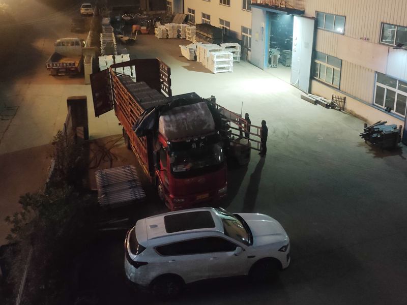 2024年11月22日鋅鋼百葉窗裝車發(fā)貨！