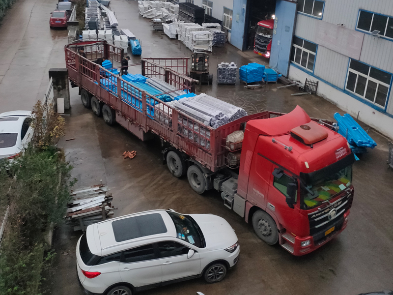 2024年11月25日鋅鋼組裝欄桿裝車發貨！